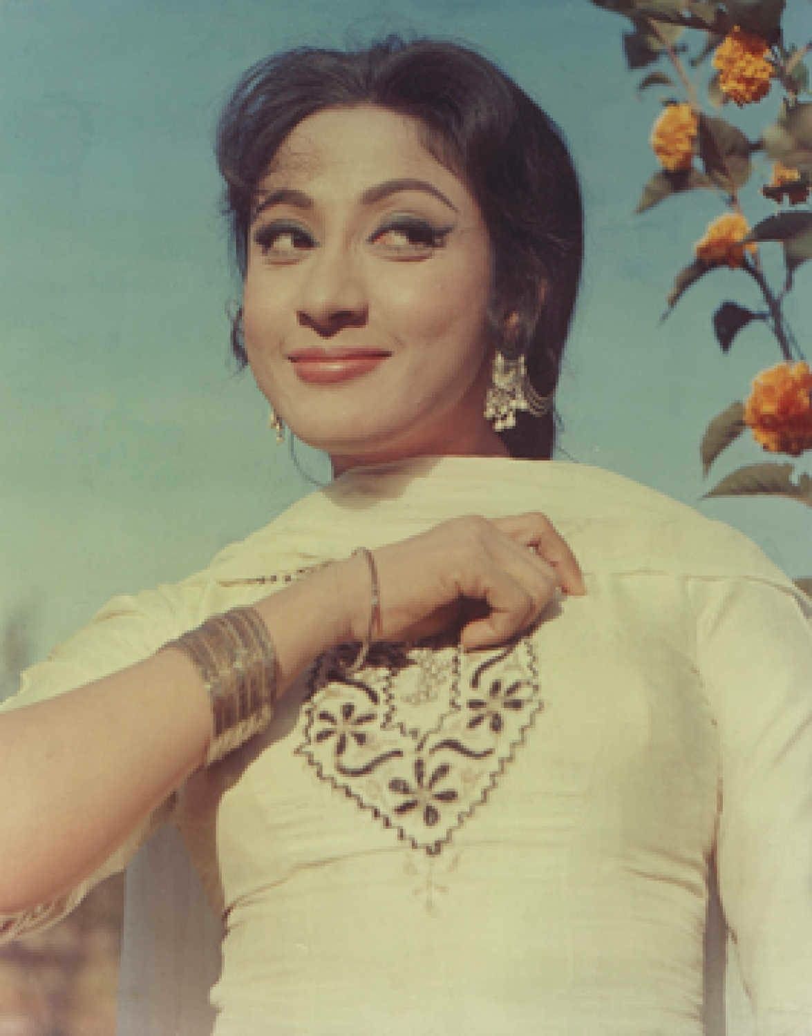 Paola Cortellesi (born 1973),Fatemeh Gudarzi Adult nude Mary Ann Jackson,Kenneth Williams (1926?988) Aasiya Kazi 2009 Erotic archive Marilyn Harris (actress),Ida Galli (born 1942)