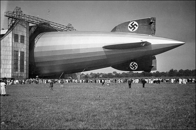 Luftwaffe, Zeppelin, Wow Photo, Hindenburg, Steampunk Design, Vintage Aircraft, Interesting History, Dieselpunk, Airborne