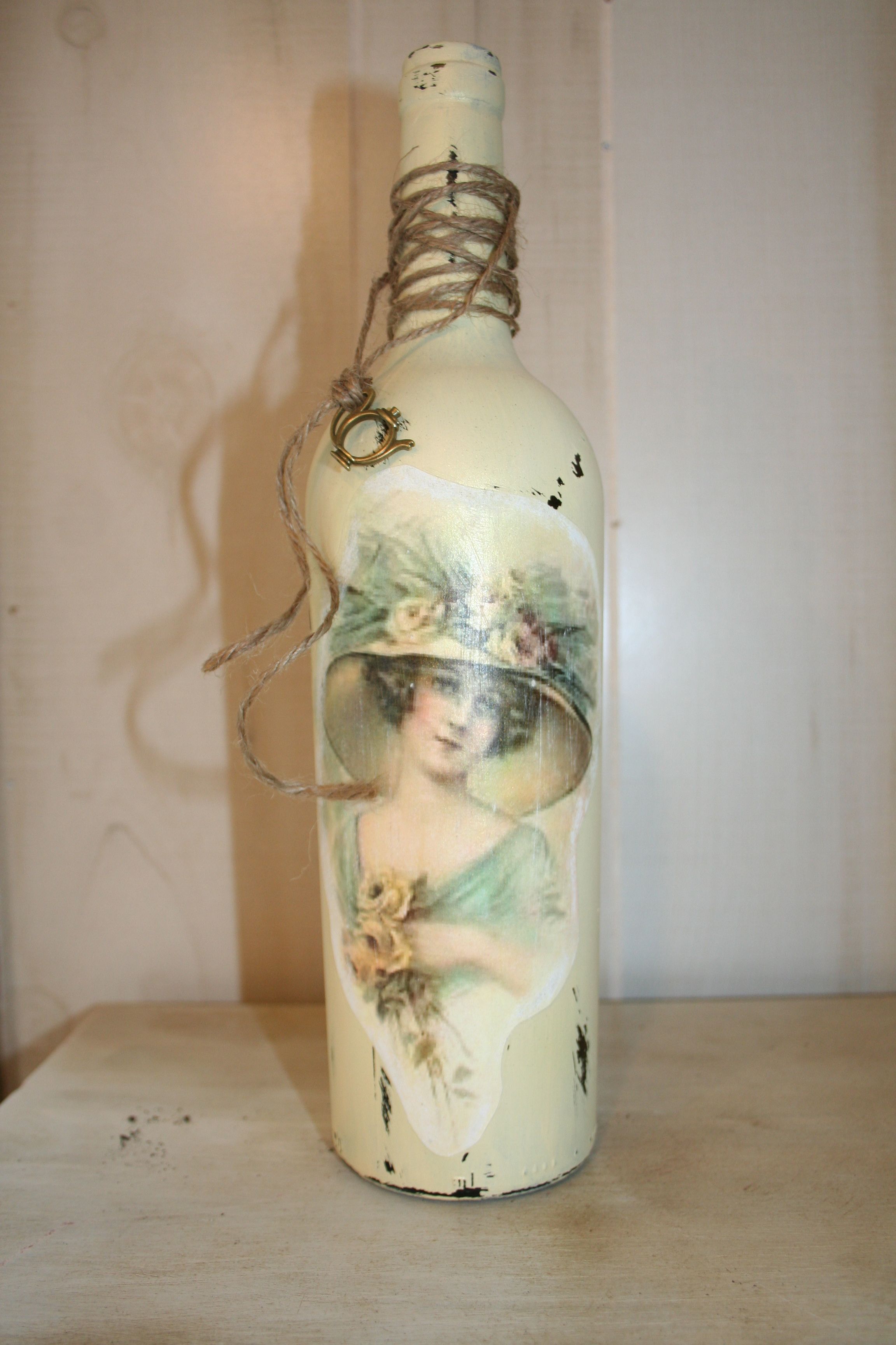 We decorate the bottle for the new year, decoupage technique We decorate the bottle for the new year, decoupage technique