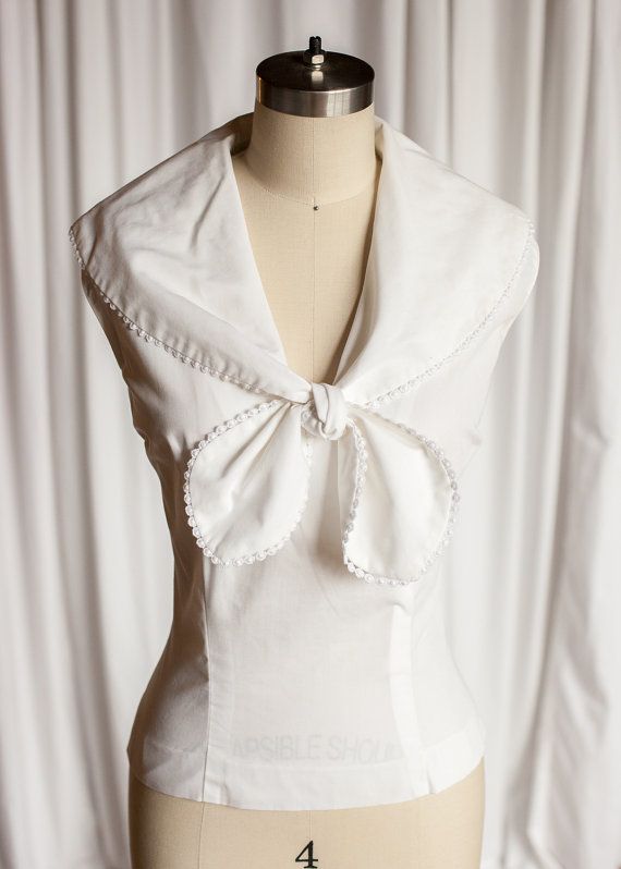 Vinage 1960/'s Frilly Front Sleveless Blouse Size Small