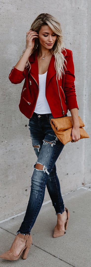 impressive red jean jacket outfit
19