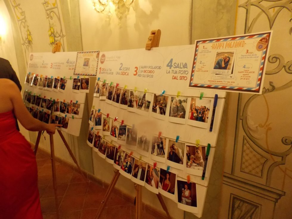 Il Guest book, il libro ove gli ospiti potranno scrivere una dedica ai loro sposi Wedding Event Planner, Wedding Events, Guestbook, Photo Booth, Photo Wall, Frame, Book, Weddings, Picture Frame