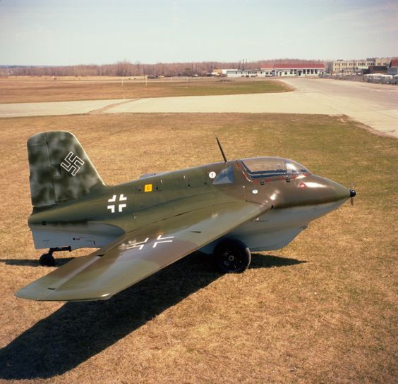 Messerschmitt Me 163 Komet This Was The Only Rocket Powered Fighter Aircraft Ever To Have Been Operational And The Fir Luftwaffe Airplane Fighter Fighter Aircraft Messerschmitt Me 163 Komet This Was The Only Rocket Powered Fighter Aircraft Ever To Have Been Operational And The Fir Luftwaffe Airplane Fighter Fighter Aircraft