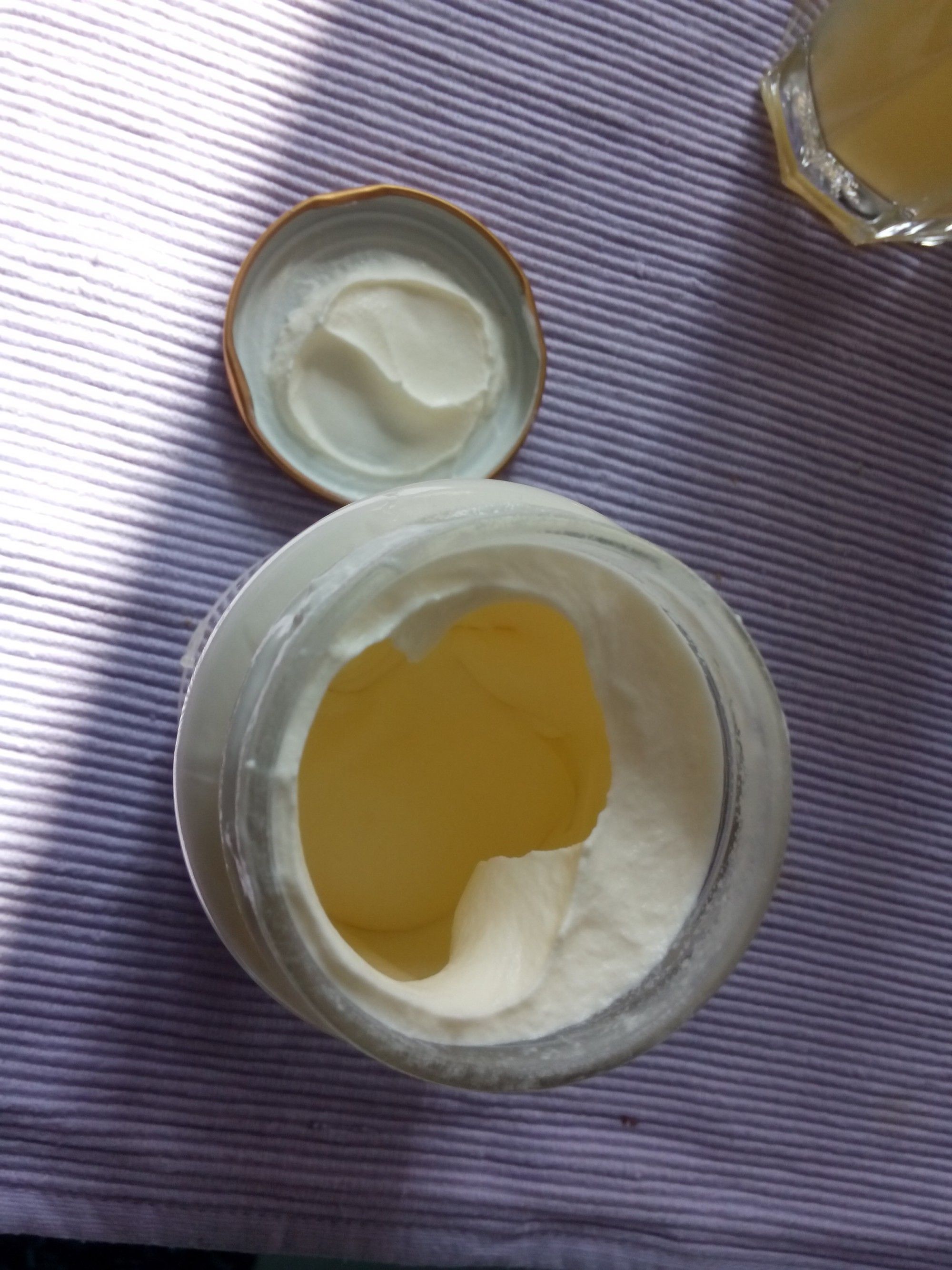 Butter Wie Lange Haltbar Nach Mindesthaltbarkeit Butter selbstgemacht – Rezept • Kreativ Blog - DIY & Gadgets | Butter