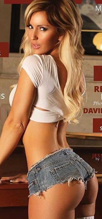beautiful tight blonde teen