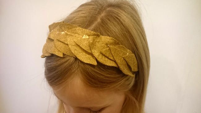 make your own roman wreath headdress to finish off a roman costume