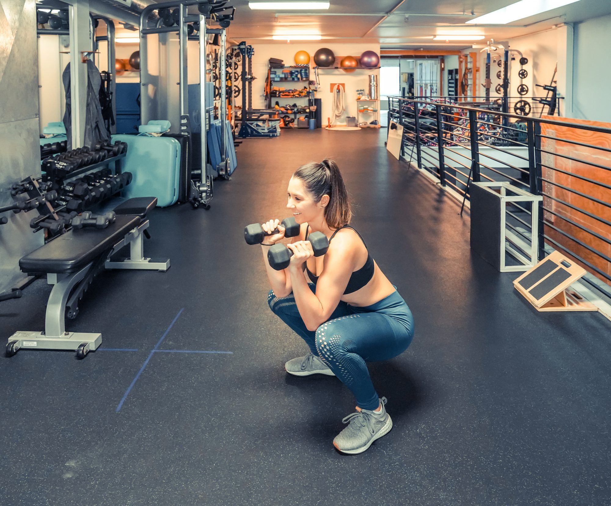 10 Weighted Squat Variations To Build Stronger Glutes And Quads Weighted Squats Squats Lower