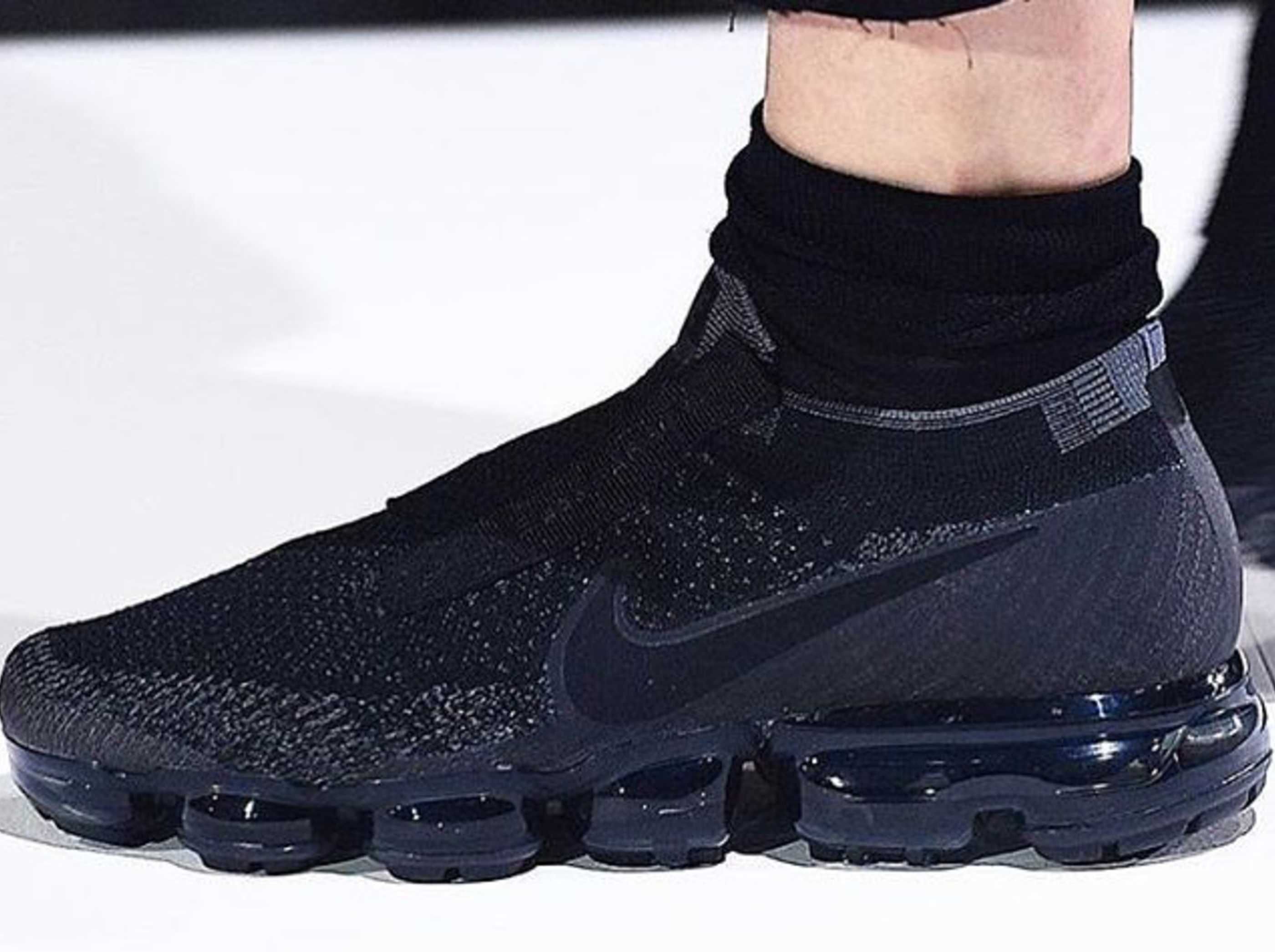 comme des garcons x nike vapormax