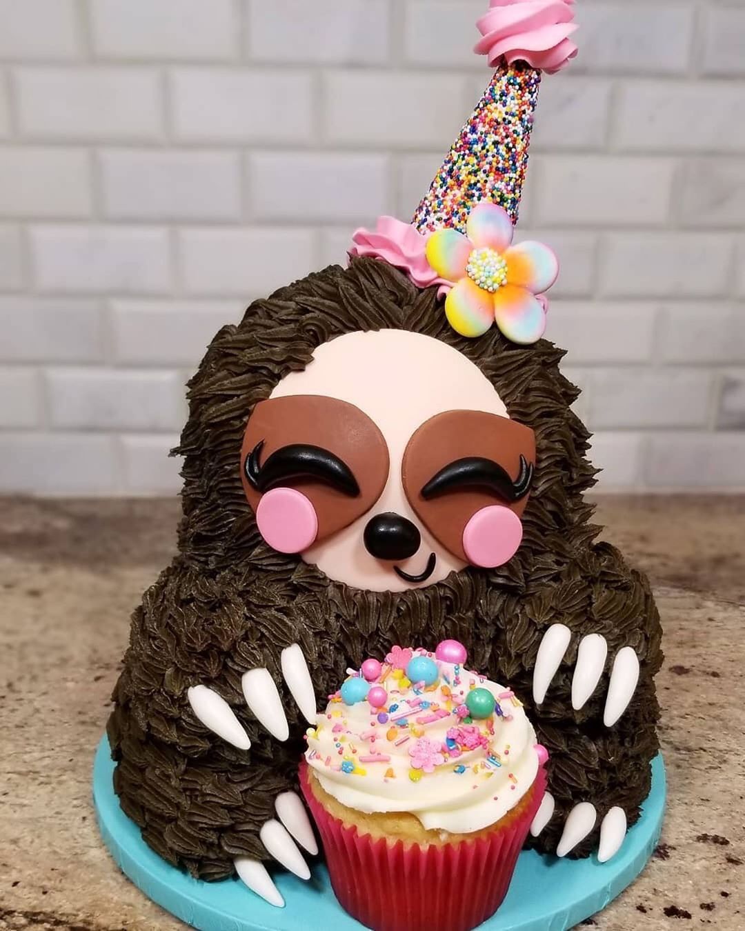Happylittlecakers on Instagram: “Sloths are my ABSOLUTE favourite animal! How unbelievably cute is this cake by @melimelromero ~~~~~~~~~~~~~~~~~~~~~~ Follow ➡️…” Pretty Cakes, Cute Cakes, Sloth Cakes, Sloth Birthday, Gateaux Cake, Animal Cakes, Vanilla Cake Recipe, Fancy Cakes, Pink Cakes