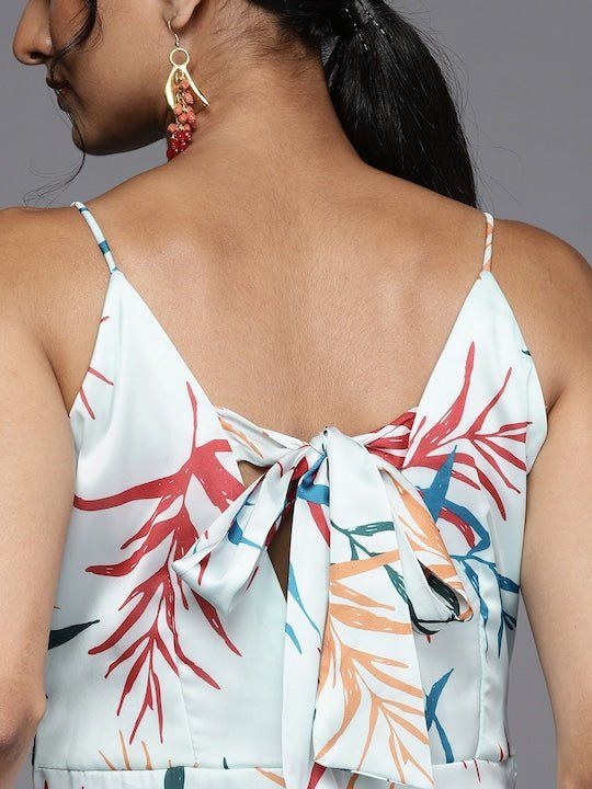 Turquoise blue and red floral print a-line dressShoulder strapsSleeveless, no sleevesMidi length in flared hemSatin fabric Halter Dress, Midi Dress, Red Floral, Turquoise Blue, Body Measurements, Satin Fabric, A Line Dress, Flared, Floral Prints