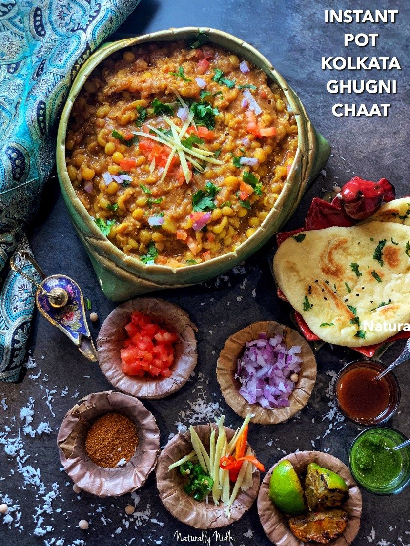 One of the most iconic dishes found on the busy streets of Kolkata, Ghugni Chaat is a snack made of dried white peas, veggies and a medley of spices. Try this quick and easy Instant Pot recipe for a healthy meal which is nutritious and oil free! Enjoy this yummy Indian street food as a chaat or as a curry with some naan bread for the ultimate dish!! Japanese Street Food, Thai Street Food, Indian Street Food, Indian Food Recipes, Ethnic Recipes, Indian Snacks, Indian Appetizers, Asian Recipes, Vegetarian Snacks