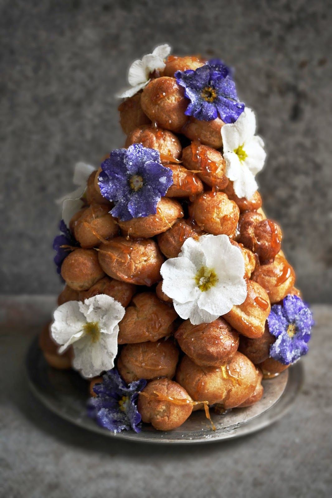 cannoli cake tower near me