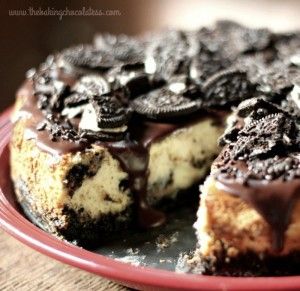 Oreo-Ganache-Cheesecake-1 Cheesecake Factory Carrot Cake, Cheesecake Desserts, Cheesecake Lovers, Decadent Desserts, Fun Desserts, Delicious Desserts, Yummy Food, Cookie Desserts, Christmas Desserts