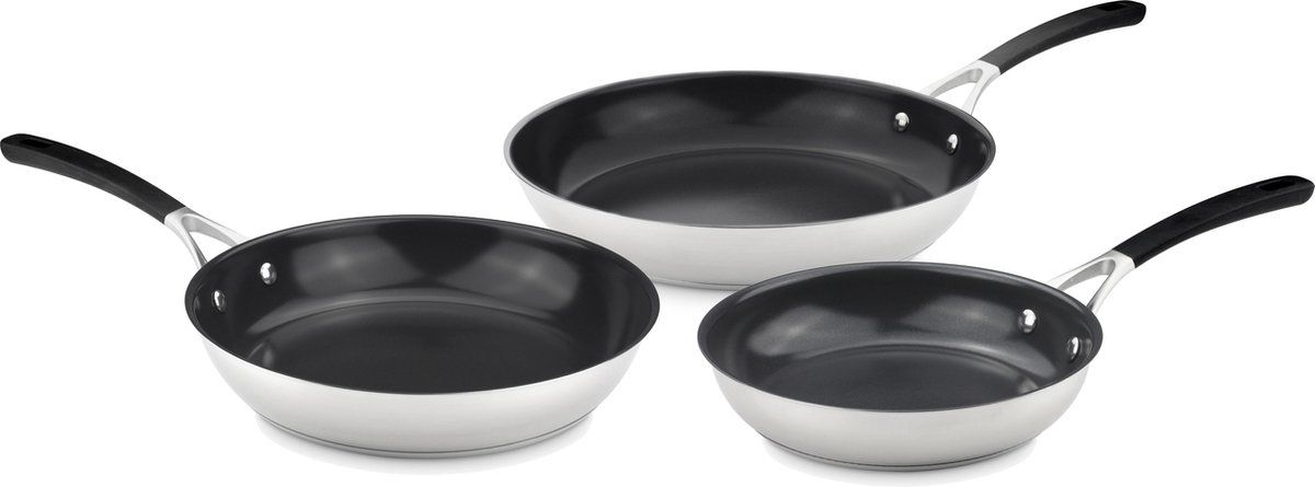 De JJeroen Meus Koekenpannenset - 3 delig met keramische coating is gemaakt van roestvrij staal voor jarenlang kookplezier. De gezonde keramische antikleeflaag zonder schadelijke stoffen (PFAS-vrij) helpt je bakken met minder vetstof en is na gebruik eenvoudig schoon te maken. De pannen warmen snel op en zorgen voor geslaagde kook- en bakresultaten op alle warmtebronnen. De Jeroen Meus Koekenpannenset bevat: ✅ Jeroen Meus Koekenpan - 20 cm ✅ Jeroen Meus Koekenpan - 24 cm ✅ Jeroen Meus Koekenpan Cast Iron Pan, Saute Pan, Products, Gadget