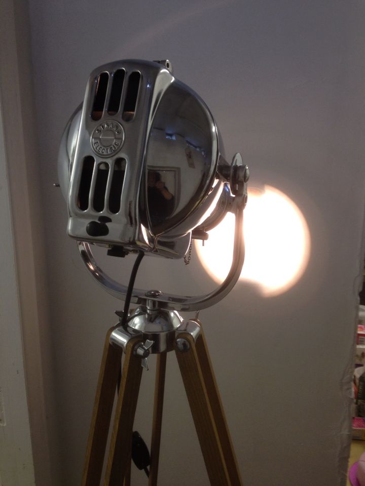 Vintage Stage Light | Cafe Interior Design