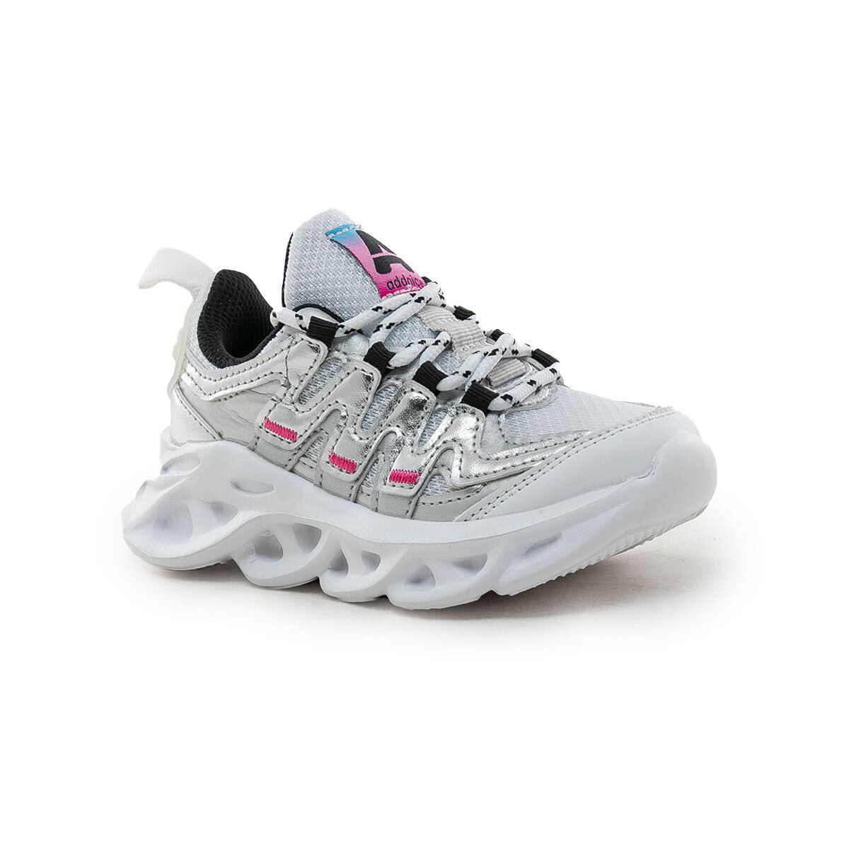 Las zapatillas addnice ursula para niñas ofrecen un diseño divertido combinado con la comodidad que necesitan los más pequeños para su día a día.
debido a la naturaleza de exclusiva calidad de los materiales, podría ocurrir que en algunos casos el producto destiñera levemente, sobre todo en condiciones de humedad.
mientras esté mojada, se aconseja que la zapatilla no entre en contacto con otras prendas claras hasta que no esté completamente seca. Sports Shops, Shopping, Funny Design, Cases, Naturaleza
