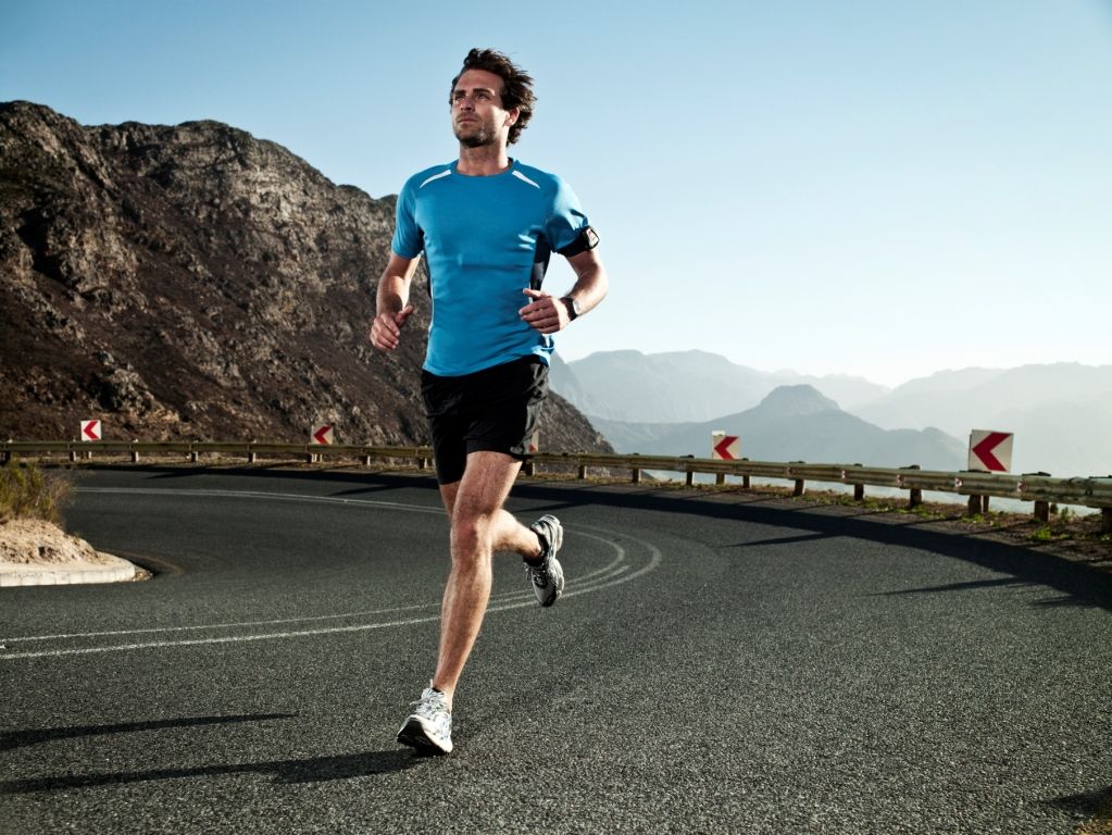 Kosu Ve Yuruyus Icin Ihtiyaciniz Olan Tum Malzemeler Intersport Magazalarinda Http Www Intersport Com Tr Tr Running Intersport Kosum
