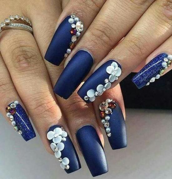 Detalle 20+ imagen uñas acrilicas azul marino con blanco