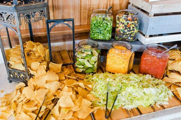 Forget The Buffet System: Have These Live Counter Stations That Your Guests Will Love! Tacobar Party, Party Bars, Dinner Party, Party Food, Party Ideas, House Party, Taco Bar Wedding, Wedding Reception Food, Wedding Catering