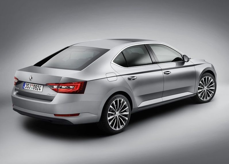 New Skoda Superb 2016 Rear Angle Skoda