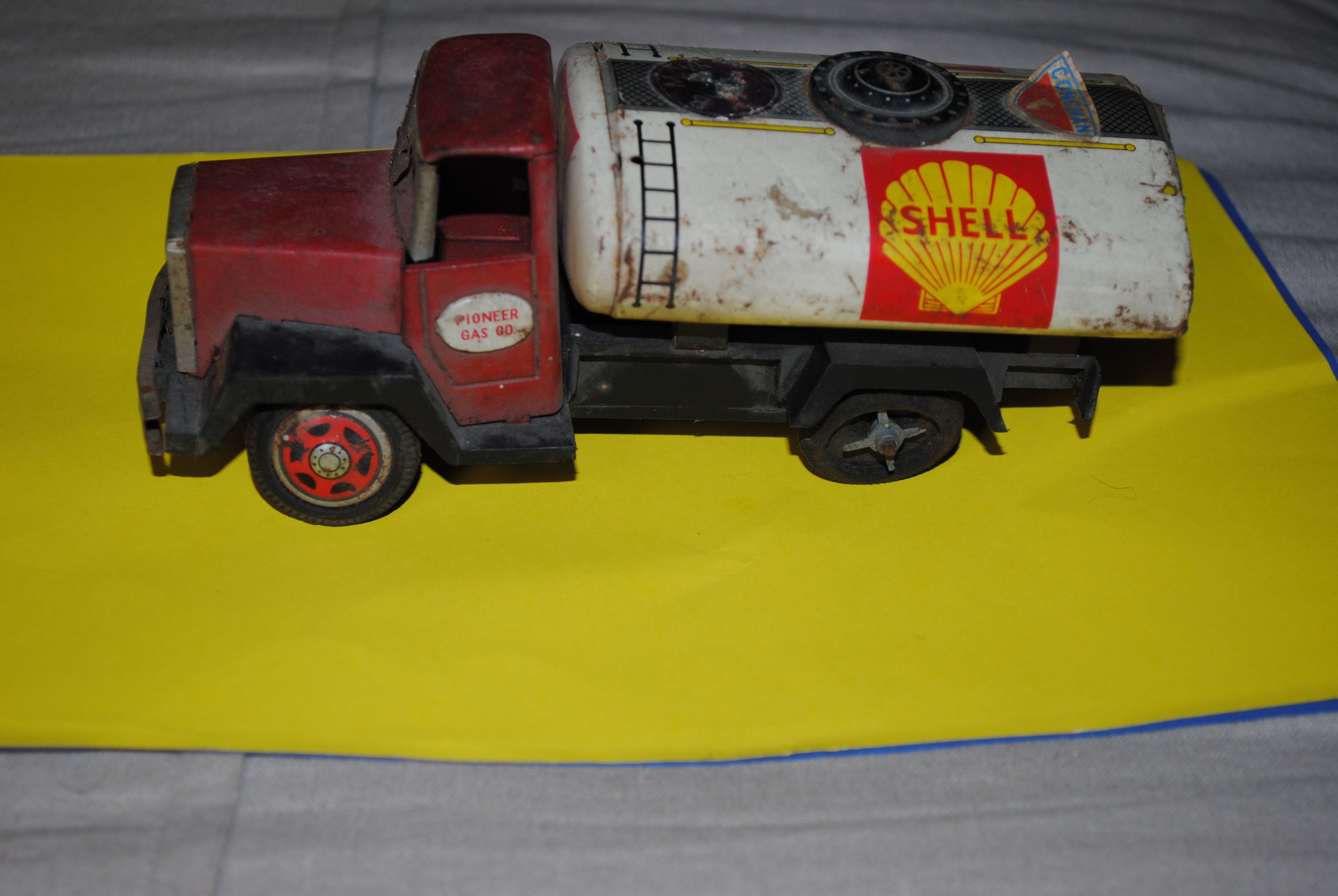 Antiguo Camion de lata de venta en mercado libre http://articulo. mercadolibre.com.pe/MPE-405930656-camion-de-lata-shell-japones-_J… | Lata, Juguetes, Mercado libre