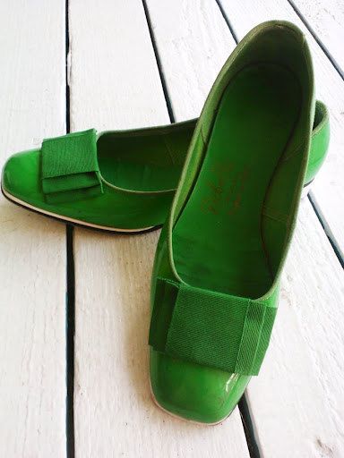 kelly green ballet flats