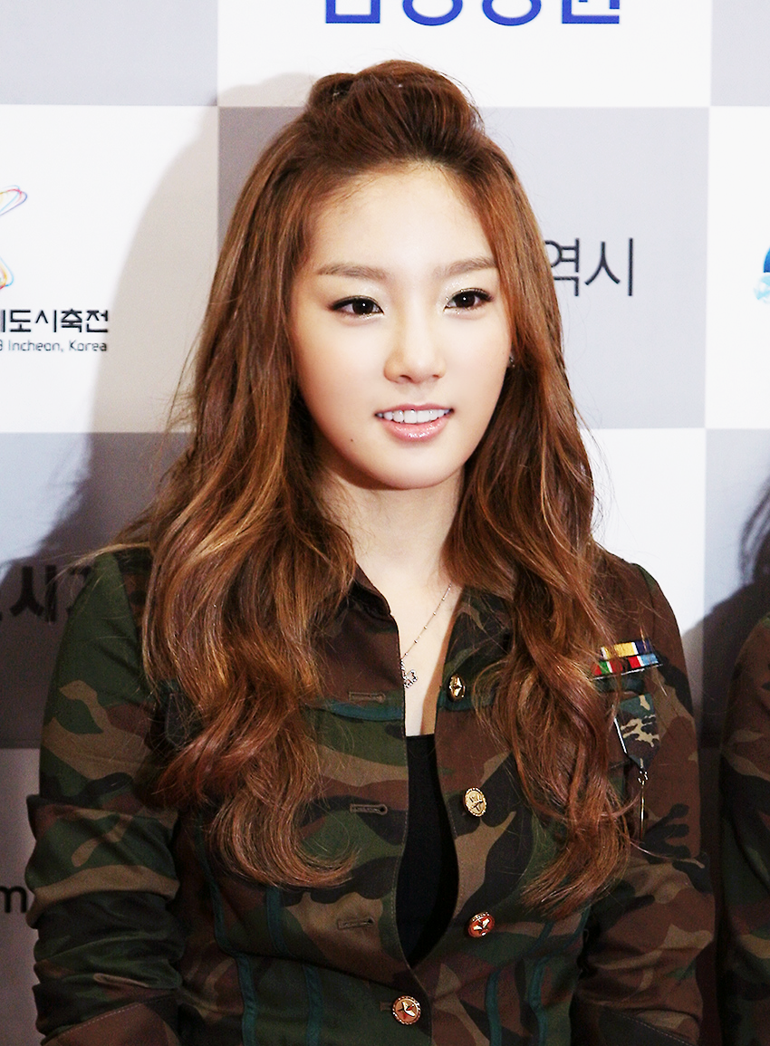 Pin On Taeyeon Pin On Taeyeon