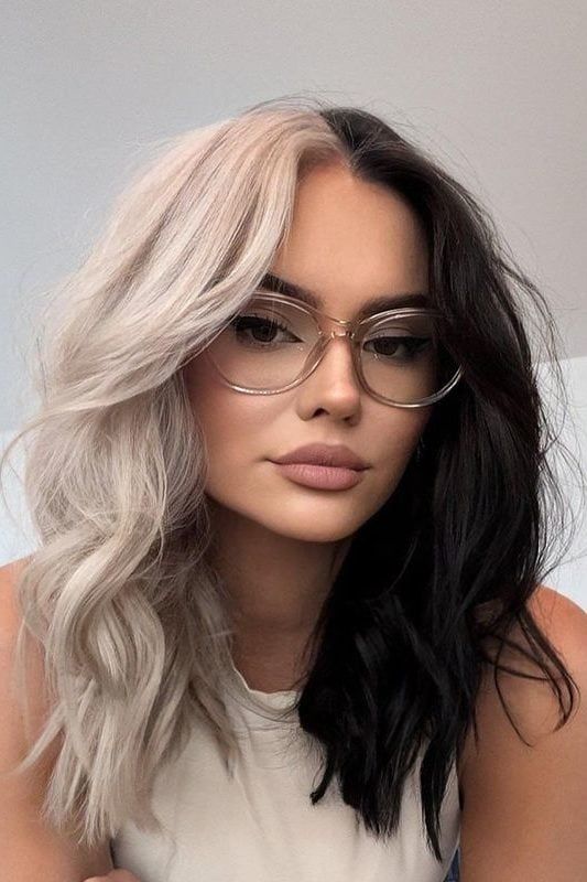 Split Dyed Hair, Split Hair, Pretty Hair Color, Hair Inspo Color, New ...