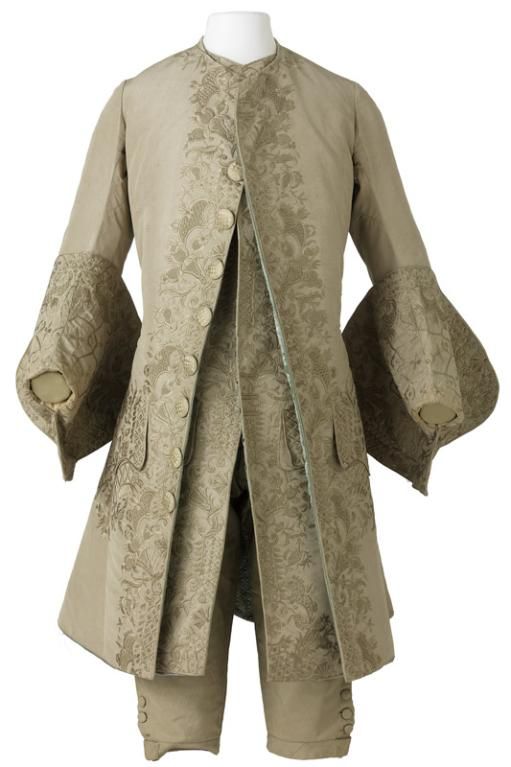 Habit composé d'une veste, d'un gilet et d'une culotte Habit à la Française, époque Louis XV | Veste, Gilet