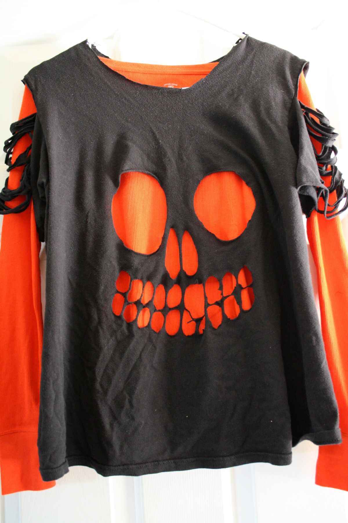 Halloween Bebes, Diy Halloween Shirts, Homemade Halloween, Diy Halloween Costumes, Halloween Projects, Fall Halloween, Halloween Decorations, Halloween Clothes, College Halloween