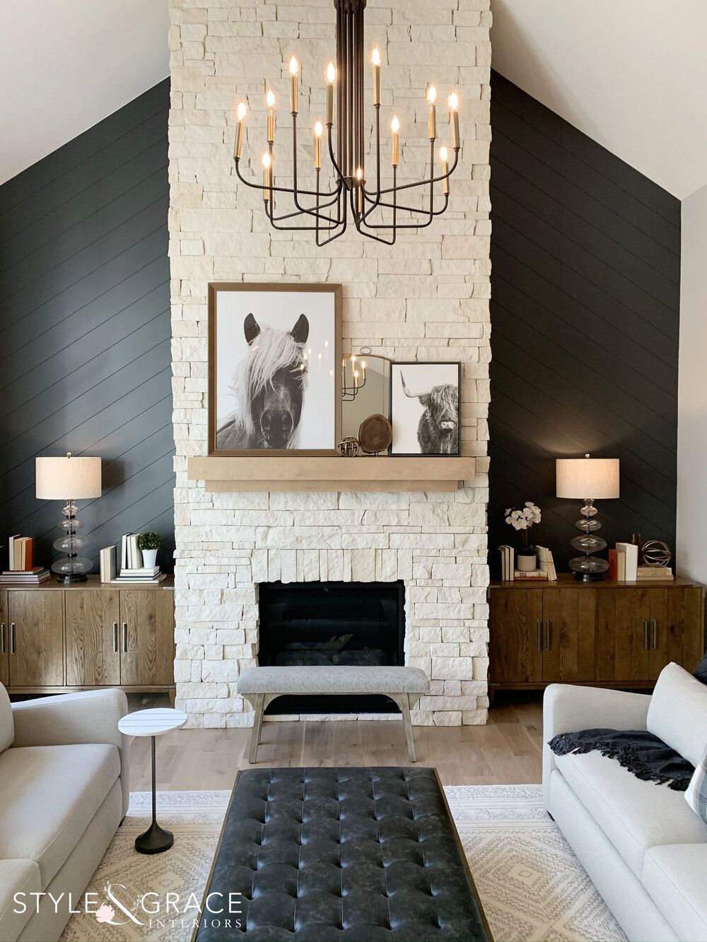 Living room from Style and Grace Interiors Farmhouse Living Room Decor Ideas, Farm House Living Room, Home And Living, Cozy Living, Small Living, Mountain Modern Living Room, Rustic Living Room Decor, Rustic Modern Living Room, Modern French Country