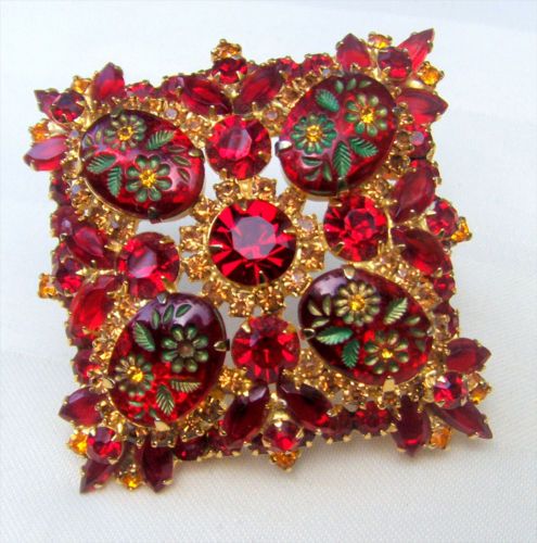 Beautiful Vintage Diamant\u00e9 Brooch