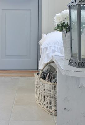 Mias Interiør: YTTERGANGEN! French Blue, New Room, Wicker Laundry Basket, Room Interior, Home And Garden, Cottage, Nordic, Table, Furniture