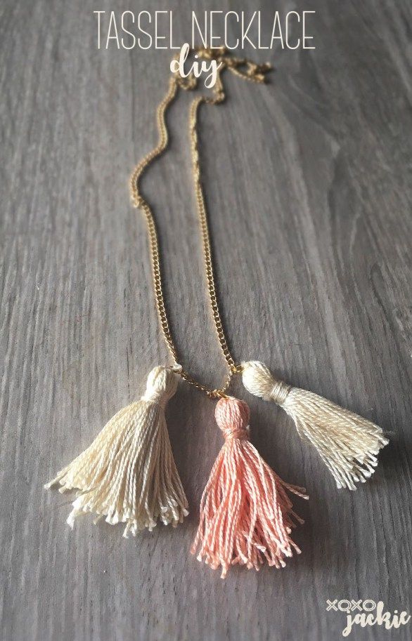 Easy Tassel Necklace DIY. Make these easy tassels in any color for a fun and cheap necklace! See more at xoxojackie.com. Pearl Jewelry Necklace, Tassel Jewelry, Diy Necklace, Tassel Necklace, Jewlery, Diamond Necklaces, Necklace Ideas, Textile Jewelry, Beaded Jewelry