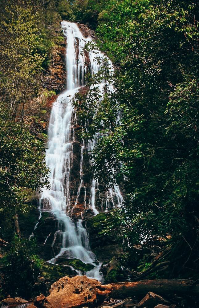 Jul 30, 2020 - Read our choices for the top waterfalls to visit in the Smoky Mountains! These Smoky Mountain Waterfalls offer moderate to difficult hikes. Smoky Mountain Waterfalls, Smoky Mountains Hiking, Great Smoky Mountains, Appalachian Mountains, Mountain Aesthetic, Mountain Photography, Scenic Photography, Aerial Photography, Night Photography