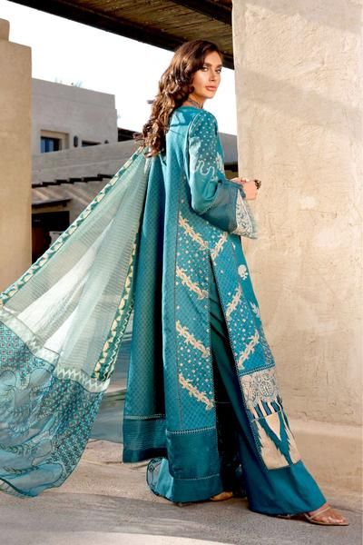 Brand:Shiza Hassan Fabric:Embroidered front 25 inchesSide panel 2pcs Neckline 1 pcHem border 30 inchesSleeves Border 1, 1mSleeves Border 2, 1mDupatta Pallu 2 pcsDupatta joining lace 2mDupatta centre 60 inchesSilk dupatta borders (printed) 5mPlain cambric pants Size:Free Size – Unstitched Authenticity Guaranteed – 100% Original Pakistani Salwar Kameez, Pakistani Dresses, Pakistani Suits, Silk Trousers, Silk Dupatta, Blue Fabric, Panel Siding, Teal Blue, Kimono Top