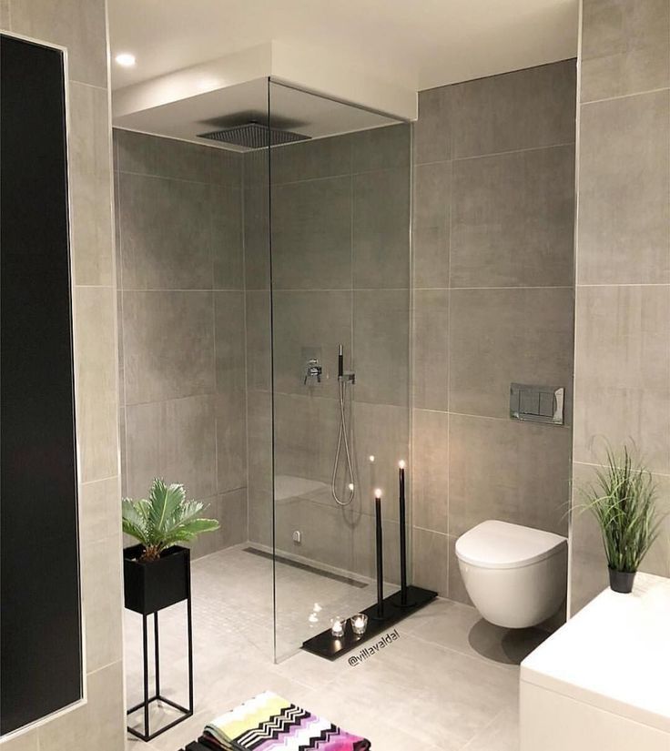 Modernes minimalistisches Badezimmer mit begehbarer Dusche Kurbad - My Blog
