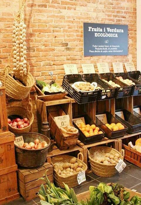 Decorez Votre Interieur Ou Votre Jardin Avec Nos Superbes Caisses A Pommes Vintages Magasin Fruits Et Legumes Magasin De Fruits Caisses De Fruits