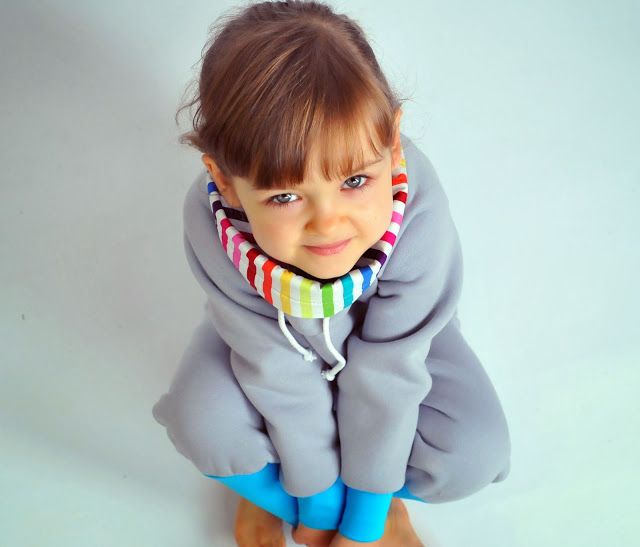 koornikowo: Zdjęcia z sesji u Guga Marie Travel Pillow, Mario, Baby Face, Hoodies, Person, Sweaters, Beauty, Fashion, Moda