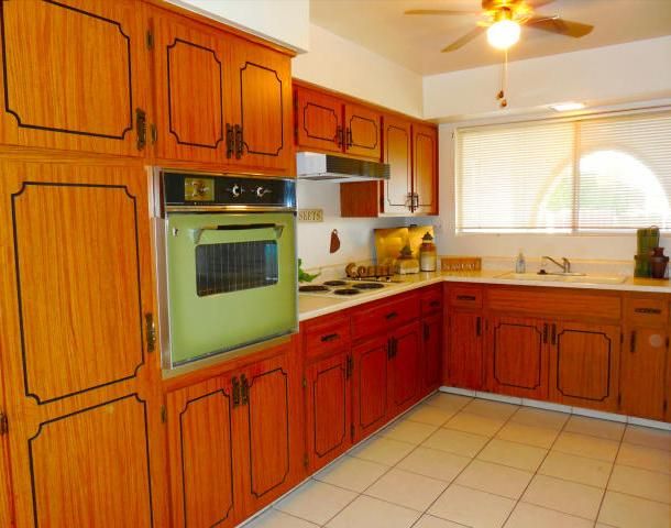 Pin by Babs Whiteater on sarah/reno | Vintage kitchen ...