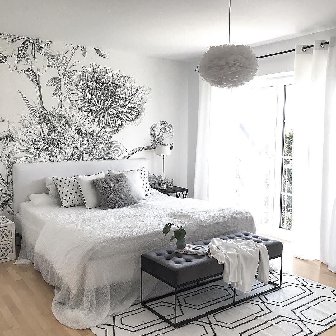 17 shades of grey!😍 🛍️ Fototapetę "Engraved Flowers" znajdziesz 17 shades of grey!😍 🛍️ Fototapetę "Engraved Flowers" znajdziesz