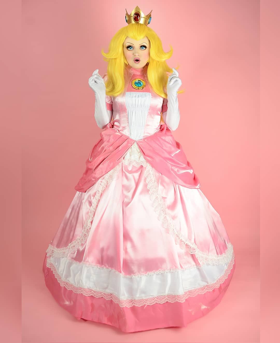 Princess Peach Cosplay Halloween