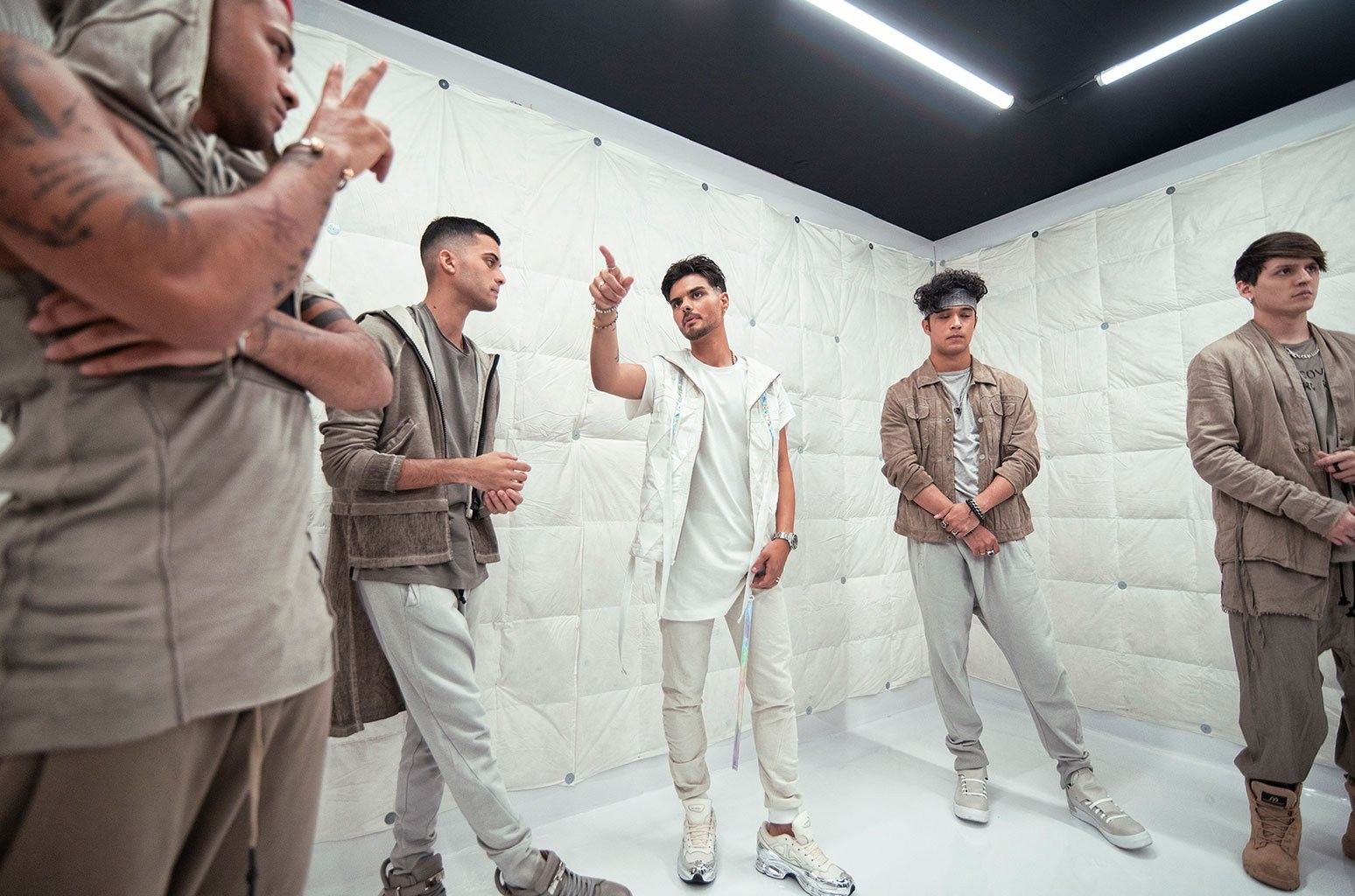 Pin By Jeeh On Cnco Boy Bands Bello My Love
