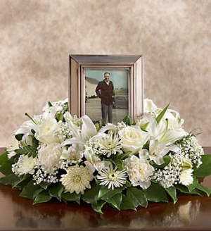 Both a funeral service and a memorial service serve to give us opportunity to ritualistically say goodbye to a departed loved one. Funerals are often regarded as practices for the living, and part of the process of grieving. The distinction … Continue reading → Urn Arrangements, Funeral Floral Arrangements, Church Flowers, Funeral Flowers, Funeral Reception, Casket Flowers, Funeral Sprays, Decoration Evenementielle, Casket Sprays