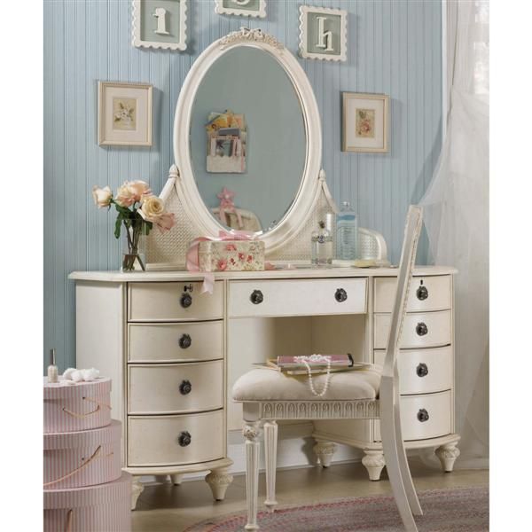 Bedroom Vanity Vintage Bedroom Vanity With Crystal Cut Mirror - decoracion recamara vintage Bedroom Vanity Vintage Bedroom Vanity With Crystal Cut Mirror - decoracion recamara vintage