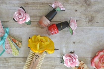 Fleur en tissu - tutoriels et idées originales à reprendre pour votre intérieur! #fleursentissu