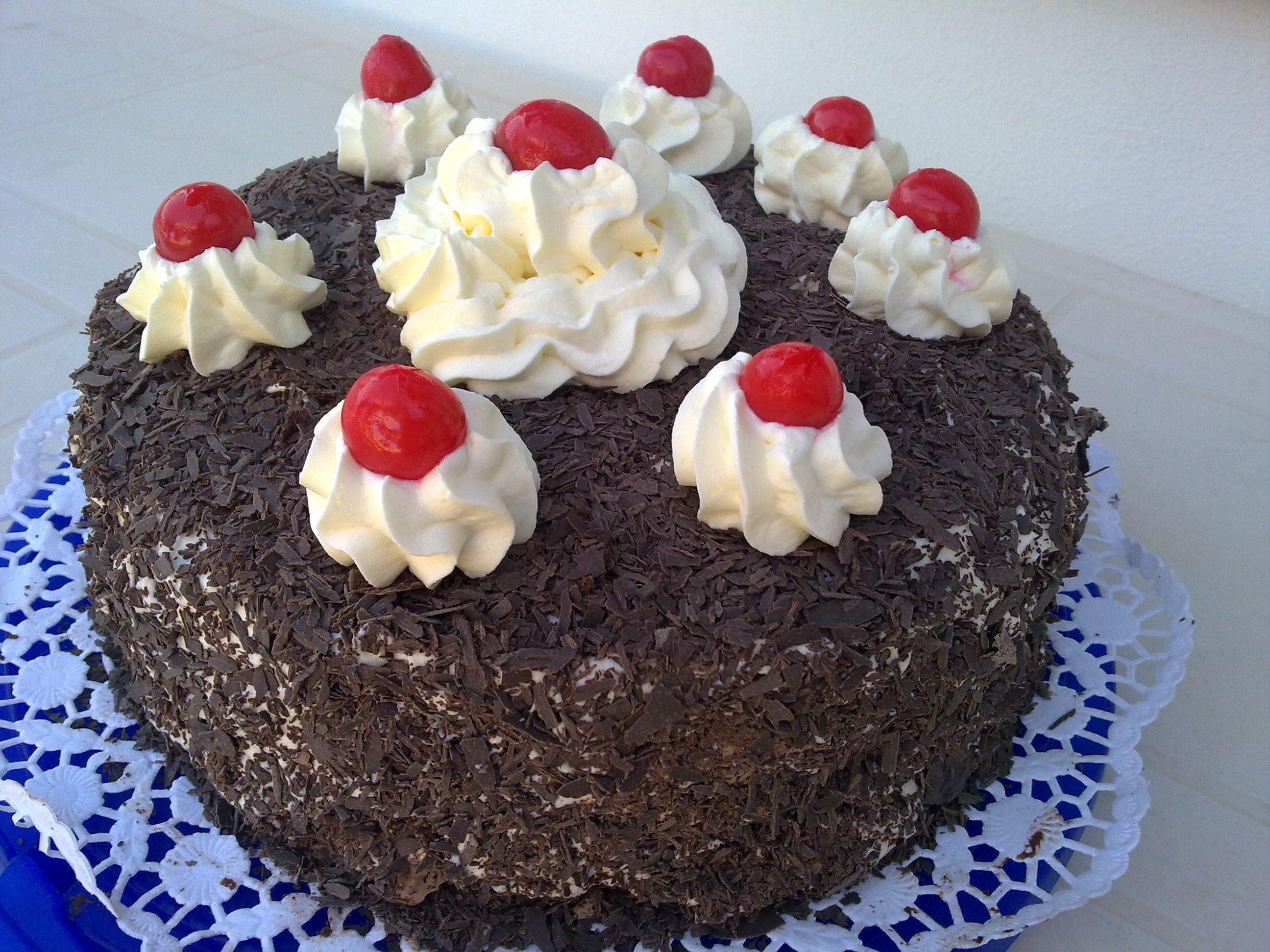 BLACK FOREST CAKE Cookbook Recipes, Cake Recipes, Cooking Recipes, Cupcake Cakes, Cupcakes, Black Forest Cake, Pan Sizes, Mini Cheesecake, Cupcake