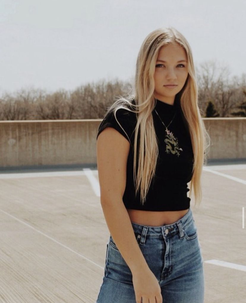 Épinglé par Asia sur Julia Rose Hart en 2022