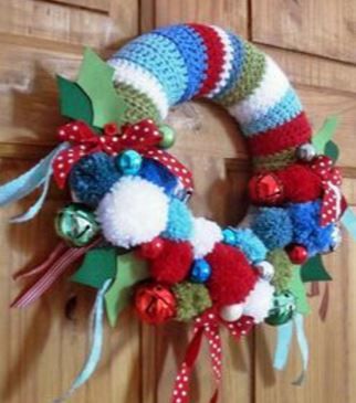 10 Coronas Navideñas Tejidas Para Puertas Mi Fiesta Inolvidable Coronas Navideñas Manualidades Ganchillo Navidad