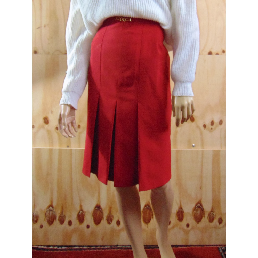 Vintage rode plissé rok maat 44 - Mode & Meuk Apron, Skirts, 90s, Outfits, Fashion, Moda, Suits, Fashion Styles, Skirt